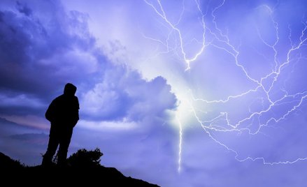 Jak uniknąć porażenia piorunem? 12 faktów, które każdy powinien znać