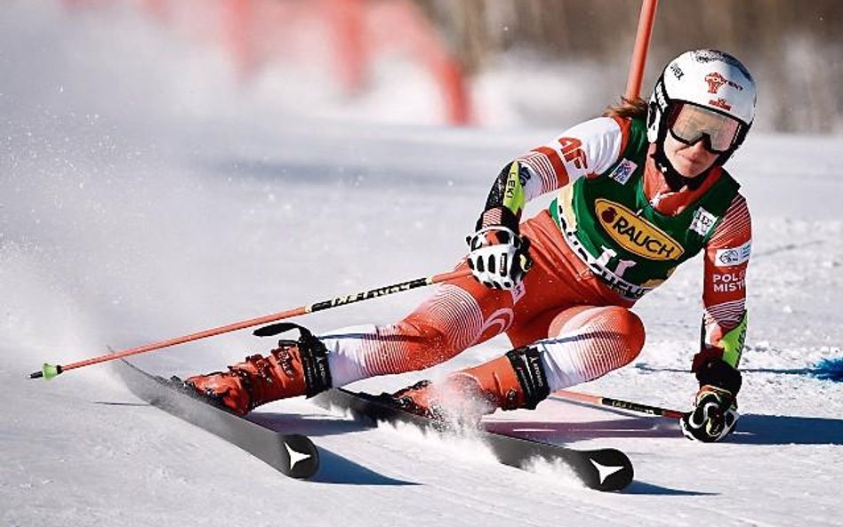 Maryna Gąsienica-Daniel na trasie giganta w Courchevel