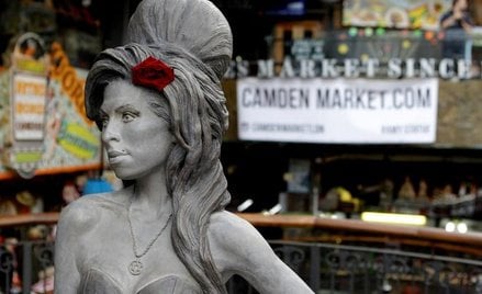 W Londynie stanął pomnik piosenkarki Amy Winehouse