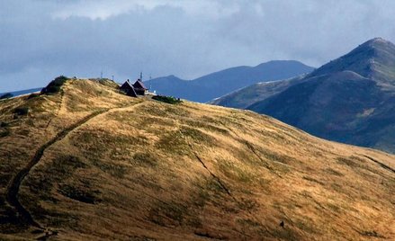 Przybywający w Bieszczady cenią piękną przyrodę. Na zdjęciu panorama z Połoniny Wetlińskiej