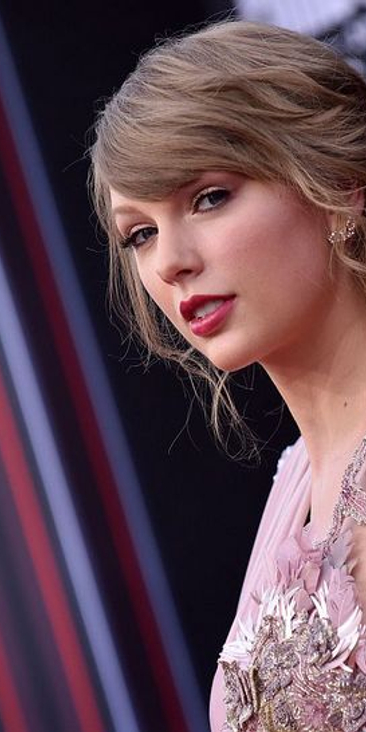 Analitycy obstawiają, że w weekend otwarcia „Taylor Swift. The Eras Tour” zarobi od 150 do 200 milio