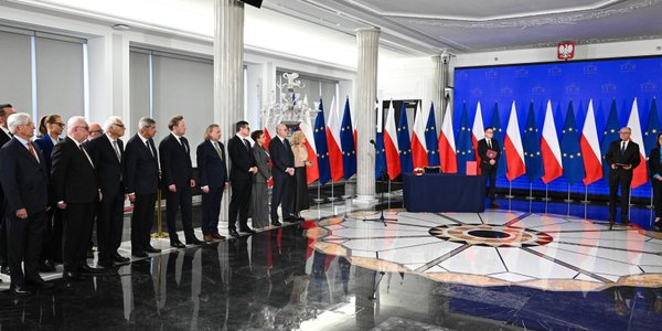 Jarosław Kaczyński komentuje zaprzysiężenie sędziów TK. Mówi o „groteskowym wydarzeniu”