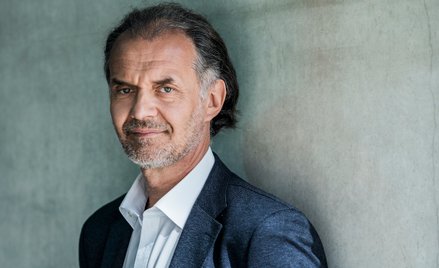 Tomasz Sycha jest szefem zespołu odpowiedzialnego za projekt nadwozia nowego elektrycznego modelu Mi