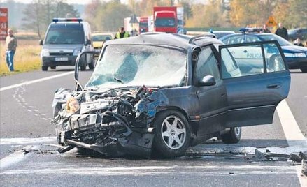 W razie szkody całkowitej właściciel samochodu powinien otrzymać odszkodowanie w wysokości umożliwia