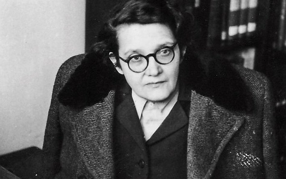 Prof. Izydora Dąmbska (1904-1983) była uczennicą słynnego prof. Kazimierza Twardowskiego, wiodącą re