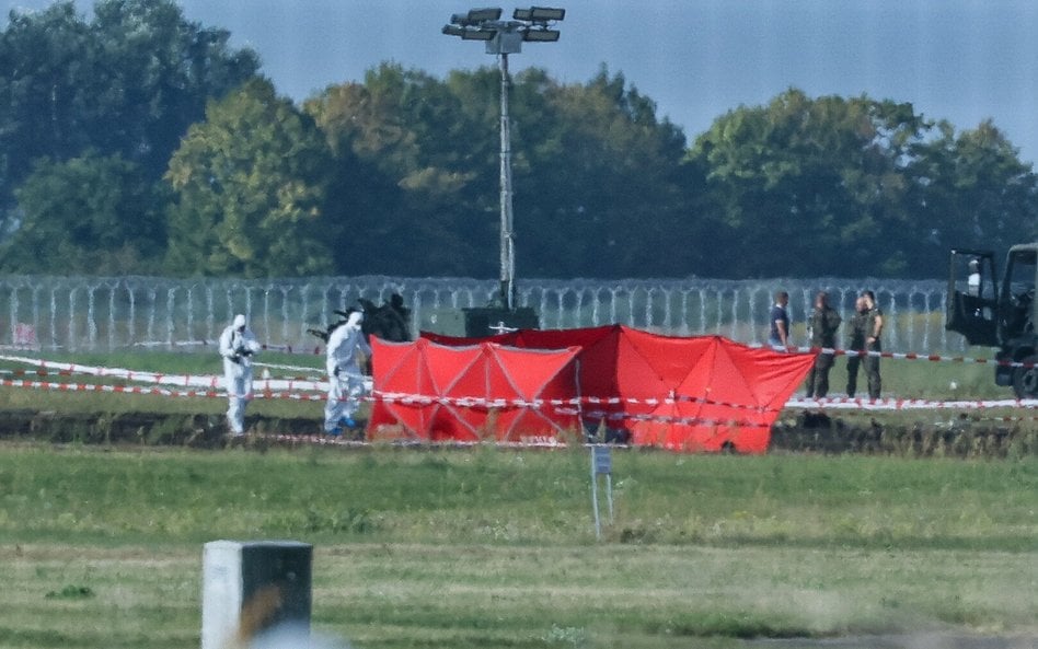 Miejsce katastrofy F-16 na terenie 42. Bazy Lotnictwa Szkolnego w Radomiu