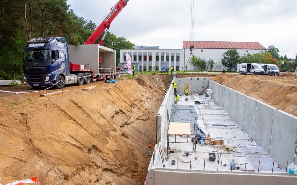 Budowa obiektu ochronnego w Jerzykowie to przykład infrastruktury podwójnego przeznaczenia. Obiekt b