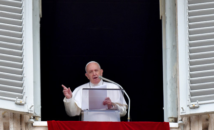 Papież Franciszek przekazał 500 tys. dolarów na pomoc uchodźcom