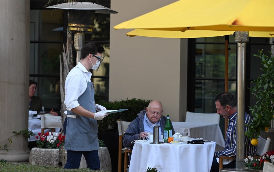 Rosyjski sposób na otwarte restauracje