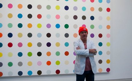 Damien Hirst zasłynął kontrowersyjnymi pracami. Do najsłynniejszych należy „Fizyczna niemożliwość śm