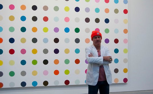 Damien Hirst, jedna z największych gwiazd sztuki pierwszych dekad XXI wieku.