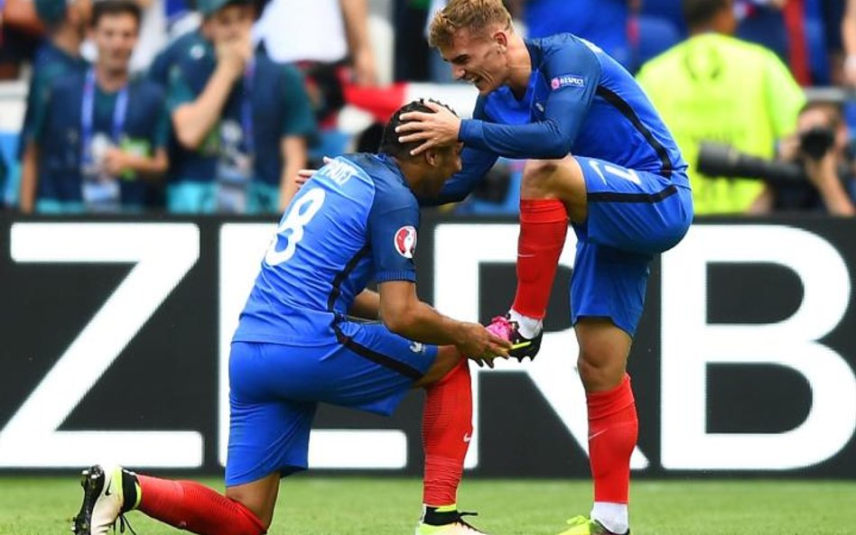 Dimitri Payet całuje stopę Antoine’a Griezmanna: gospodarze Euro chcą zobaczyć to jeszcze raz