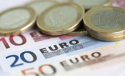 Euro traci na wartości już trzeci dzień z rzędu