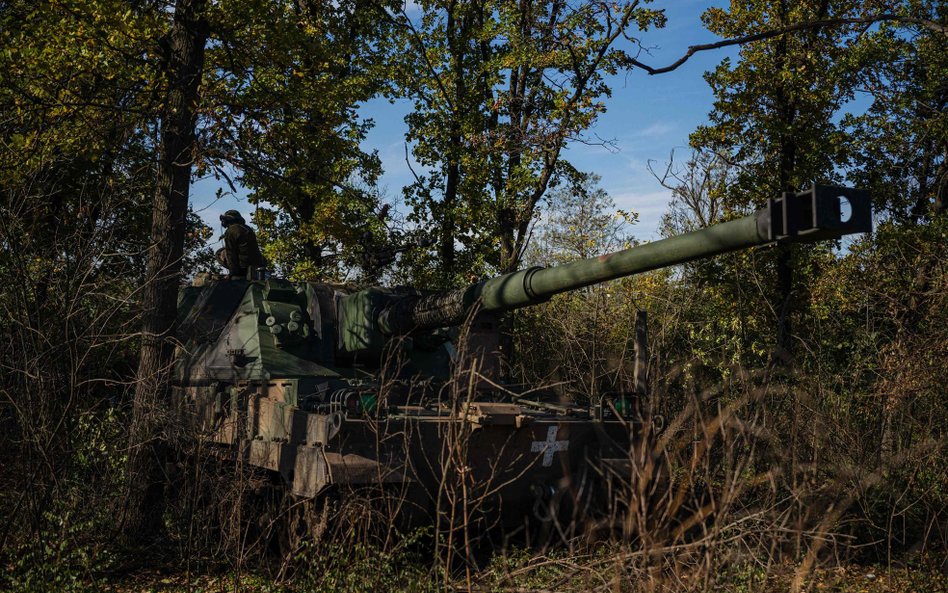 Polski Krab wspiera Ukraińców na pozycji nad Dnieprem