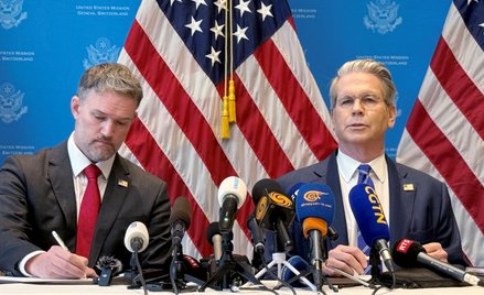 Sekretarz Skarbu USA Scott Bessent i przedstawiciel handlowy USA Jamieson Greer biorą udział w konfe