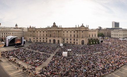 Berliński Bebelplatz podczas festiwalu Oper für alle