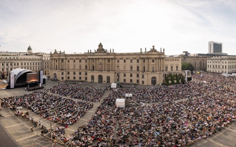 Berliński Bebelplatz podczas festiwalu Oper für alle
