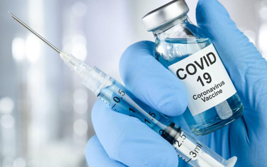 Co zrobić z niedoborem szczepionek na Covid-19