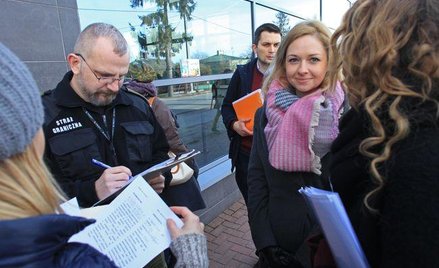 W imieniu Czeczenów adwokaci wręczyli wnioski funkcjonariuszom Straży Granicznej w Terespolu