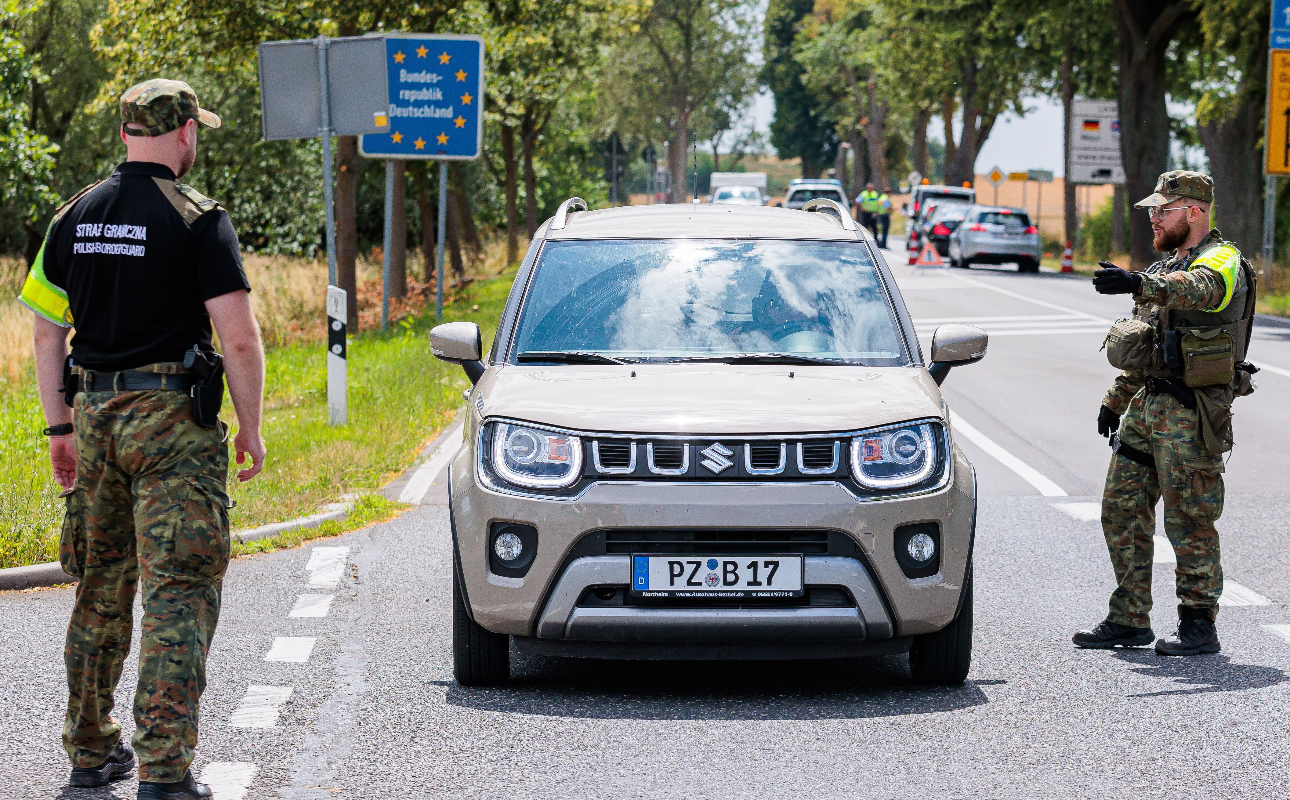 Polska powstrzymuje Niemcy. Kulisy międzynarodowej wojny na granicy