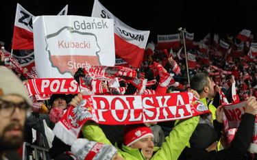 Polscy kibice podczas zawodów Pucharu Świata w skokach narciarskich w Zakopanem