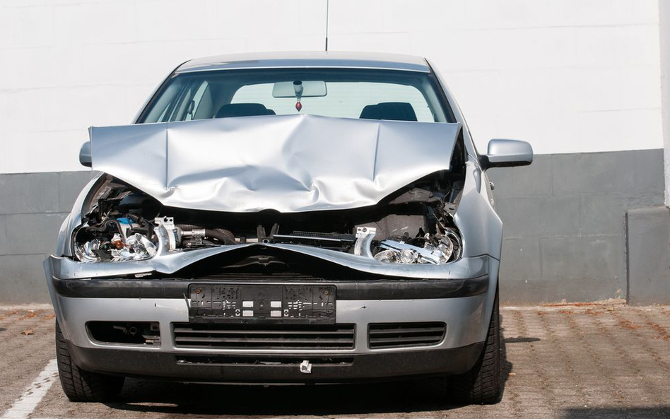 Za ściągnięte z UE trudne do naprawy auto też można wlepić karę