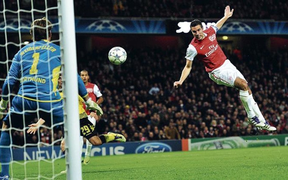 Robin van Persie w meczu z Borussią strzelił obydwa gole dla Arsenalu – nic nowego tej jesieni