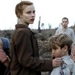Saskia Rosendahl (jako Lore, w środku) – wielka nadzieja kina