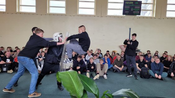 Pokaz środków przymusu bezpośredniego