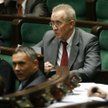 Andrzej Czuma na posiedzeniu Sejmu. Przed nim Sebastian Karpiniuk