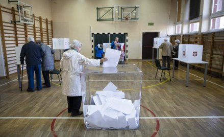 Fałszywki, zbite szyby i promile