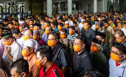 Irena Lasota: Religie świata i mycie rąk