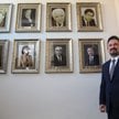 Rzecznik praw obywatelskich Marcin Wiącek powiesił swój protret w siedzibie Biura Rzecznika Praw Oby