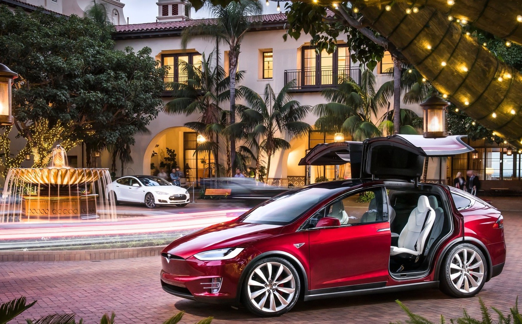 Elon Musk zmienia zabawki, a Tesla oddaje pole konkurencji