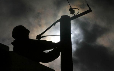 Złomiarze okradli Ukrainę z prądu
