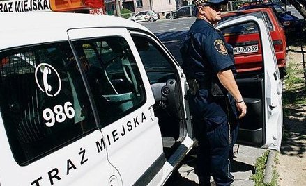 Czy miastu wolno zarabiać na odholowywaniu źle zaparkowanych aut - odpowie WSA