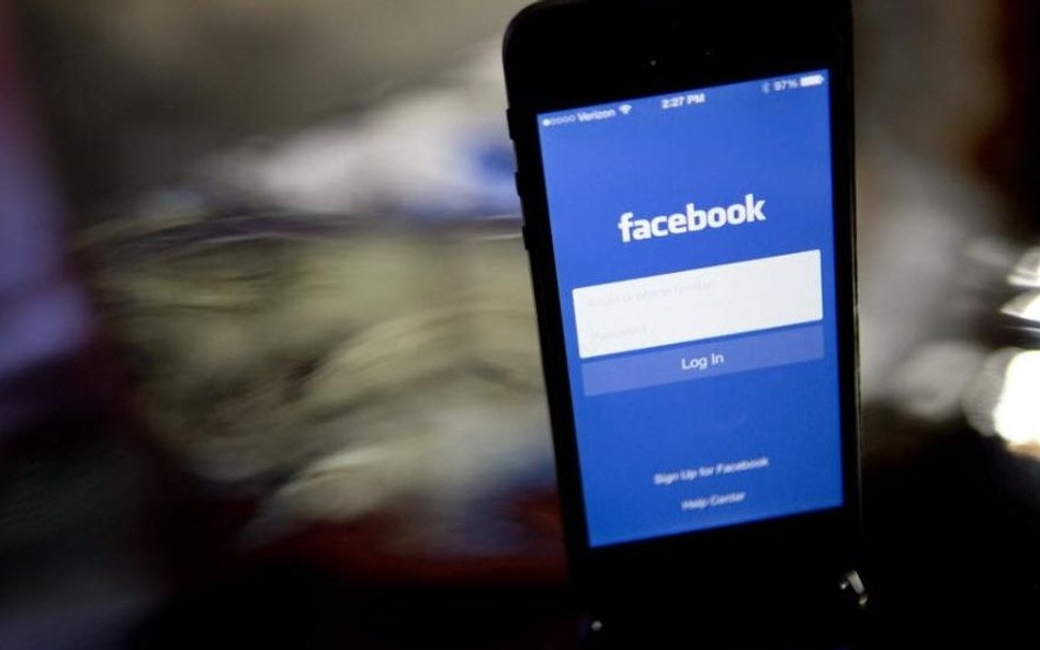 Facebook traci nawet 24 procent