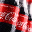 Coca-Cola nie zrezygnuje z plastiku. "Klienci lubią te butelki"