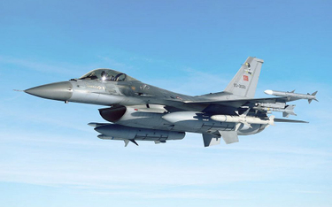 Tureckie lotnictwo atakuje cele w Iraku. "Neutralizacja terrorystów"