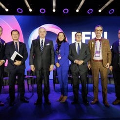 Uczestnicy panelu „Polska w poszukiwaniu nowych silników wzrostu”