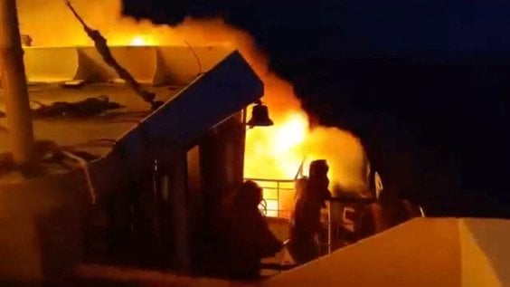 Pożar wybuchł, gdy prom znajdował się nieco ponad 7 km od brzegu