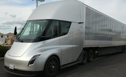 Prototypowa Tesla Semi