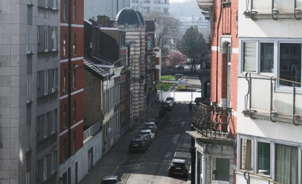 Widok na synagogę w Liège, uszkodzoną w wyniku eksplozji