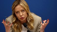 Zdaniem berlińskiego instytutu w ślady Węgier idą rządzone przez skrajnie prawicową koalicję na czel