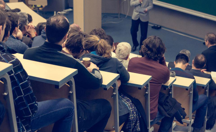 Koronawirus - prof. Roman Cieślak: zapomogi dla studentów to za mało