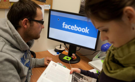 Skarżący argumentował, że Facebook jest coraz częściej wykorzystywanym sposobem komunikowania się, r