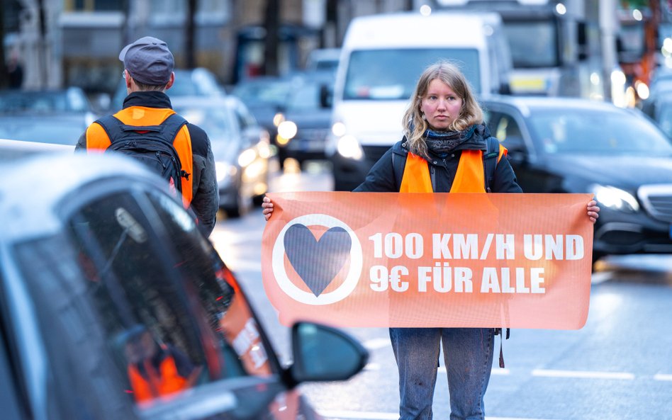 Ekolodzy blokują lotniska w Monachium i Berlinie. Absolutny paraliż