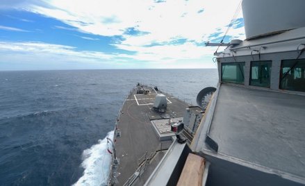 Armia Chin ćwiczy desant, okręt USA przepływa obok Tajwanu