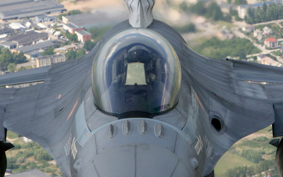 Co z F-16 dla Ukrainy? Najpierw piloci, potem samoloty