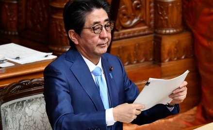 Shinzo Abe przeszedł do historii - rządzi Japonią już 2887 dni